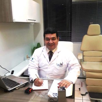 Dr. Robson atende via telemedicina